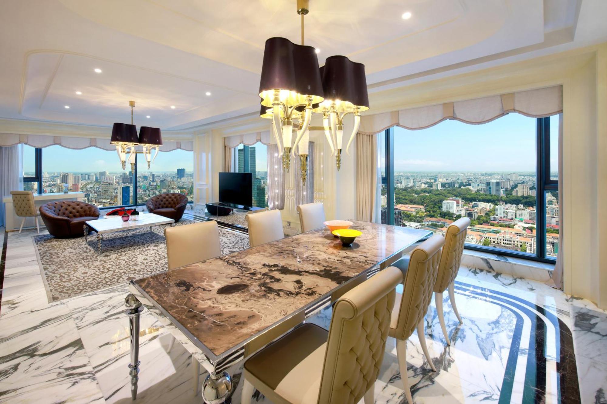 Designer-Suite mit Hin- und Rücktransfer zum Flughafen und Zugang zur Executive Lounge