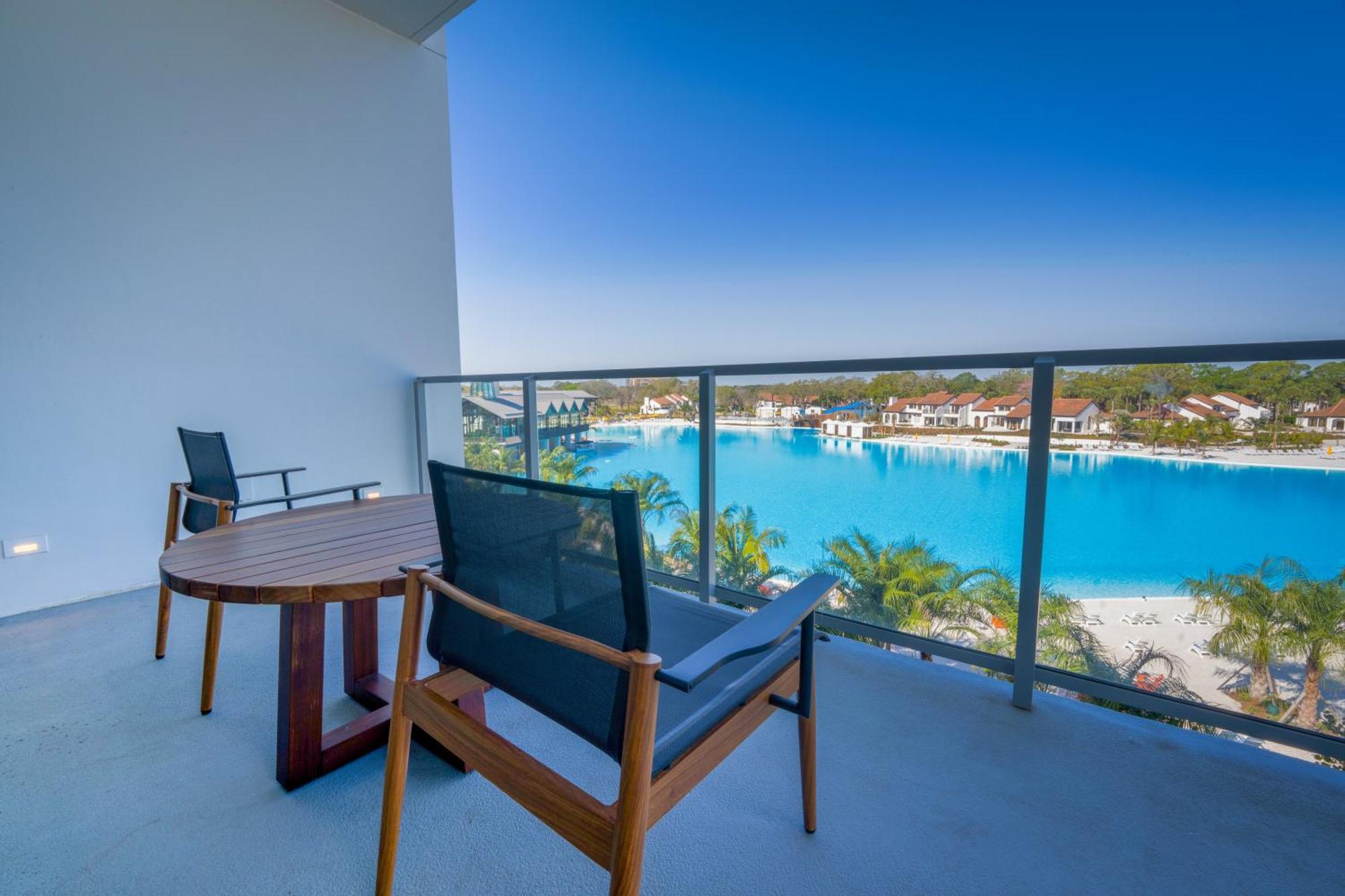 Ferienwohnung mit 4 Schlafzimmern und Premium-Blick auf die Evermore Bay