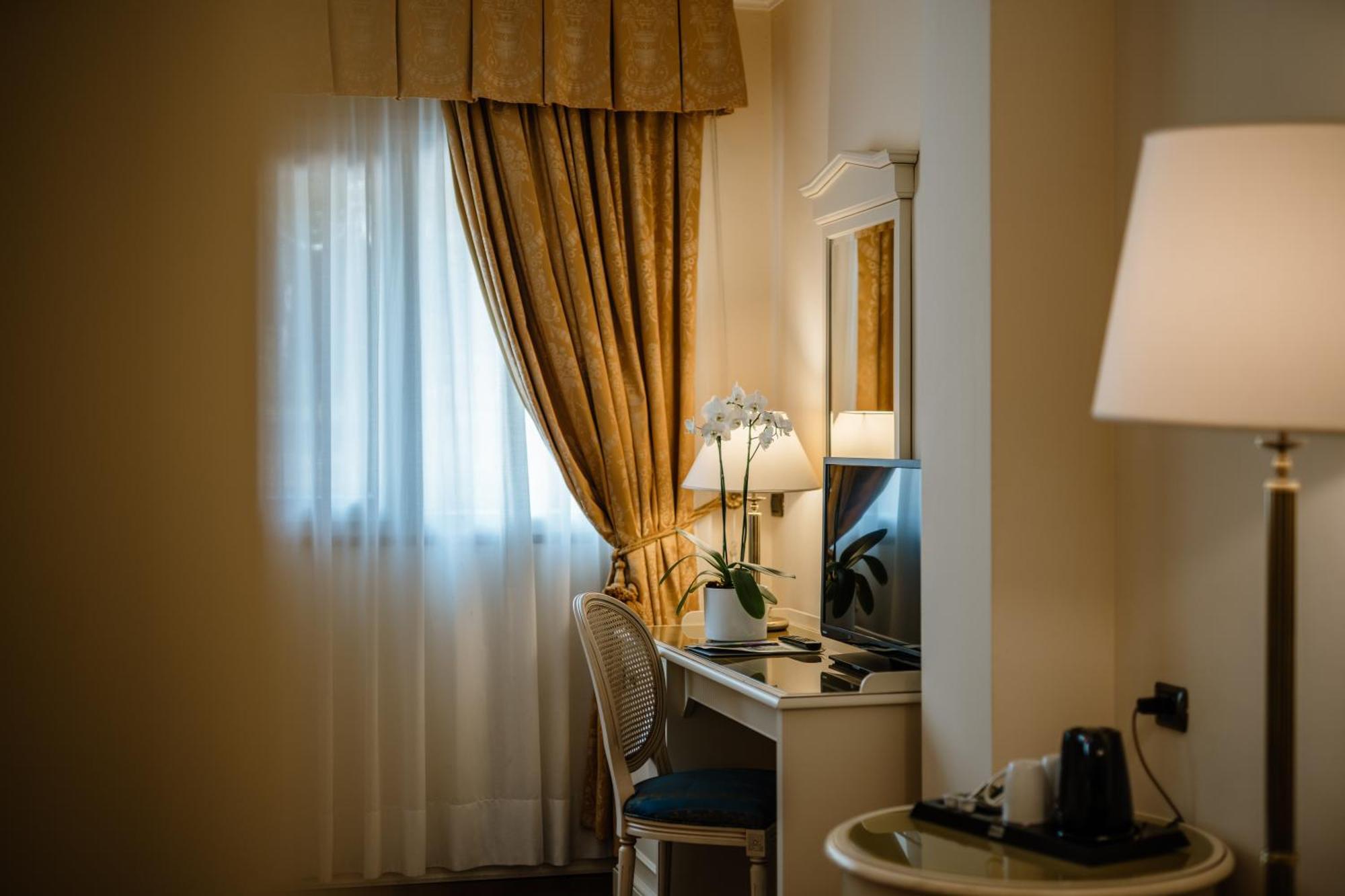 Superior Doppelzimmer mit seitlichem Seeblick