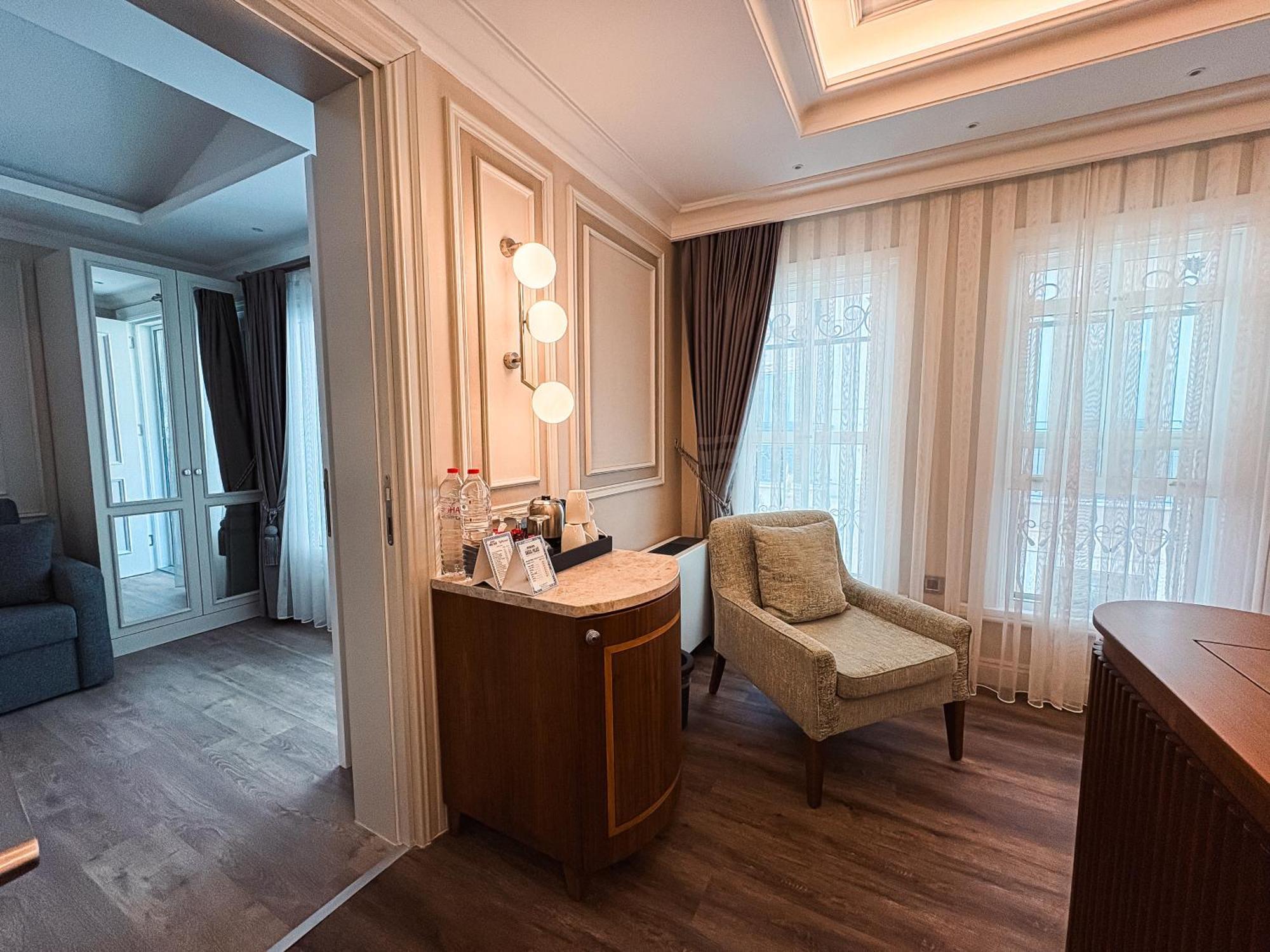 Deluxe Suite