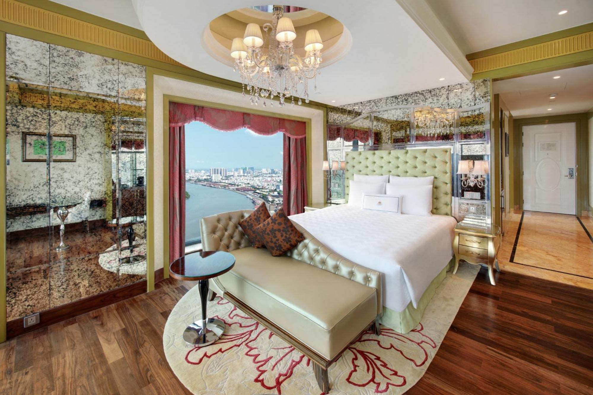Grand Deluxe Zimmer mit Kingsize-Bett auf der oberen Etage