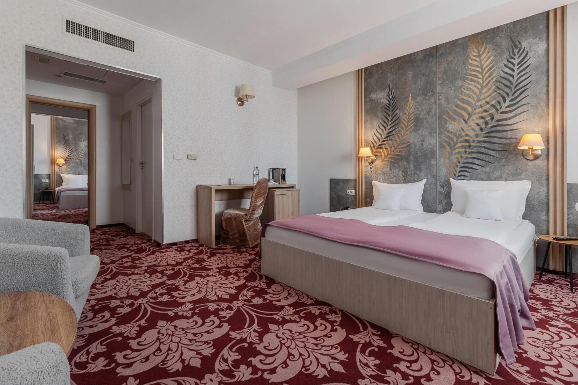 Double Room with Indoor Pool and Jacuzzi Access