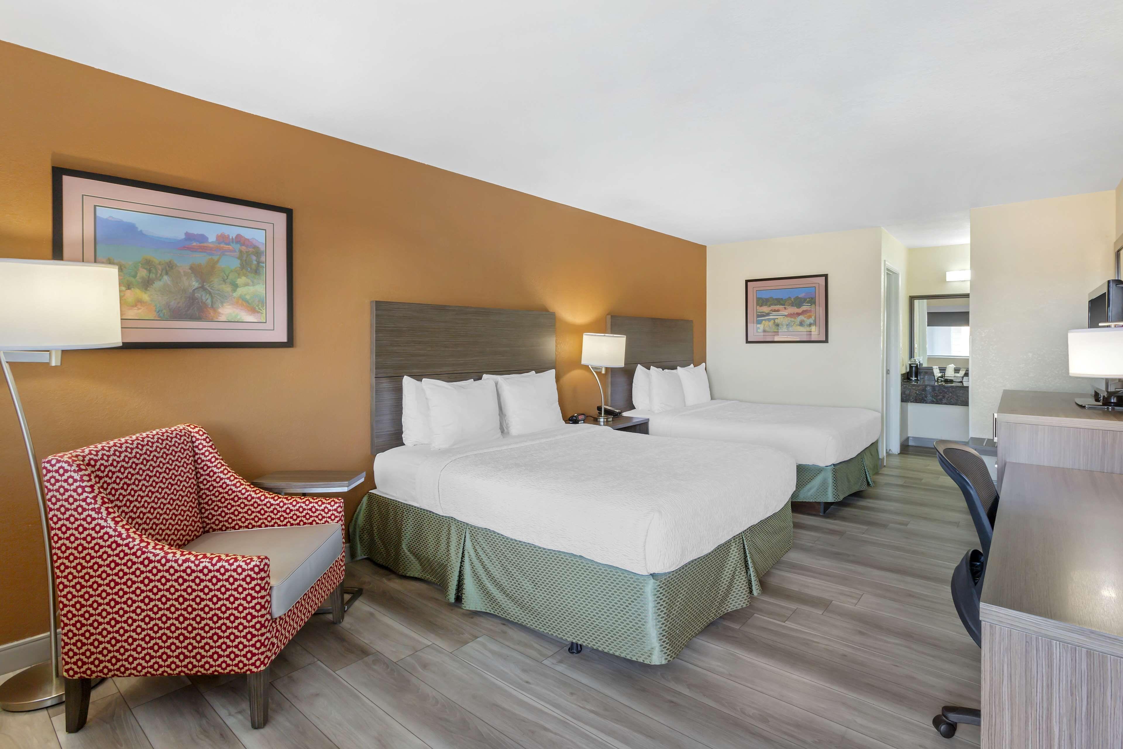 Queen Room Two Queen Beds Non-Smoking