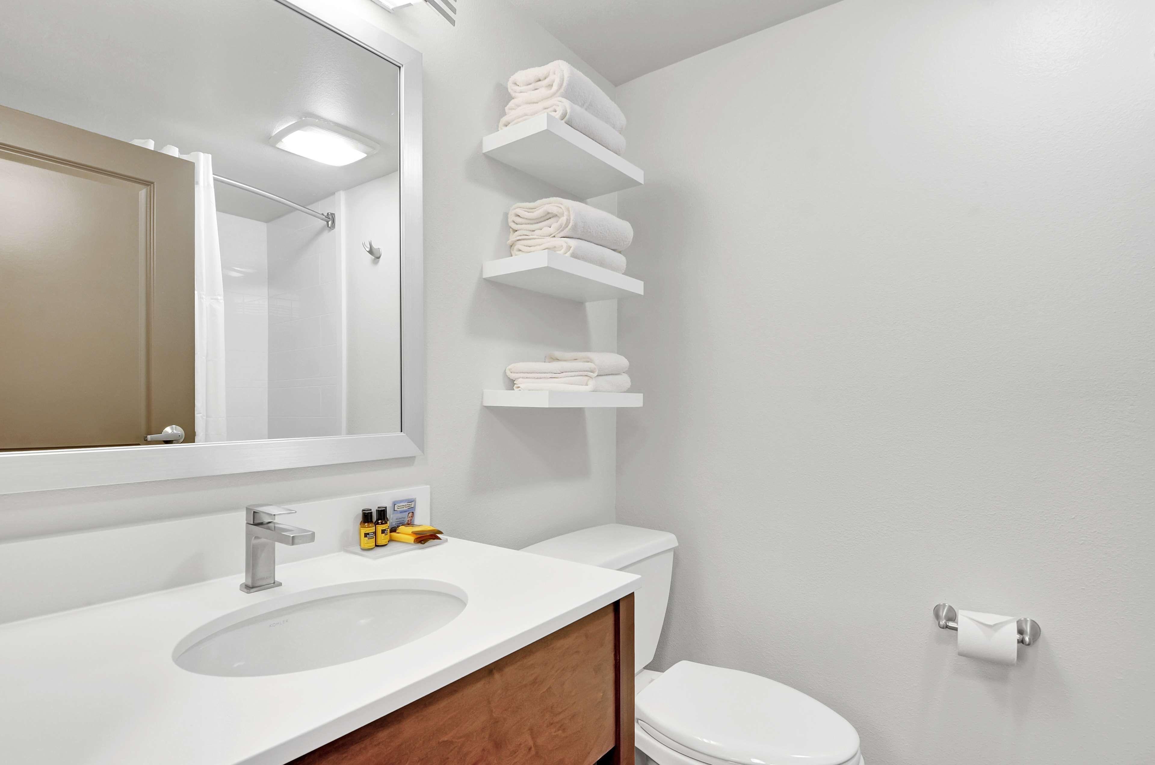 King Room Kitchenette Non-Smoking