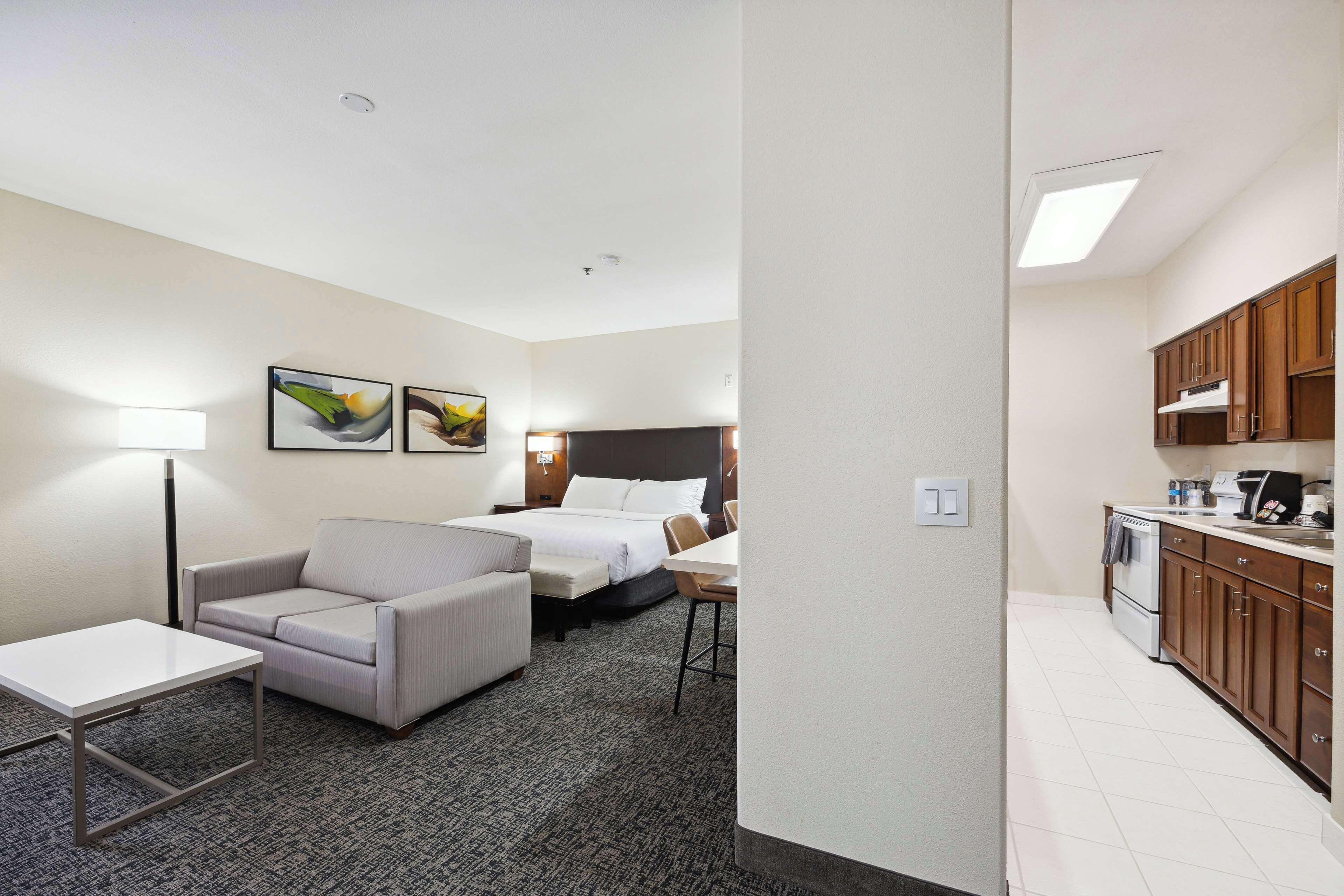 King Suite Kitchen