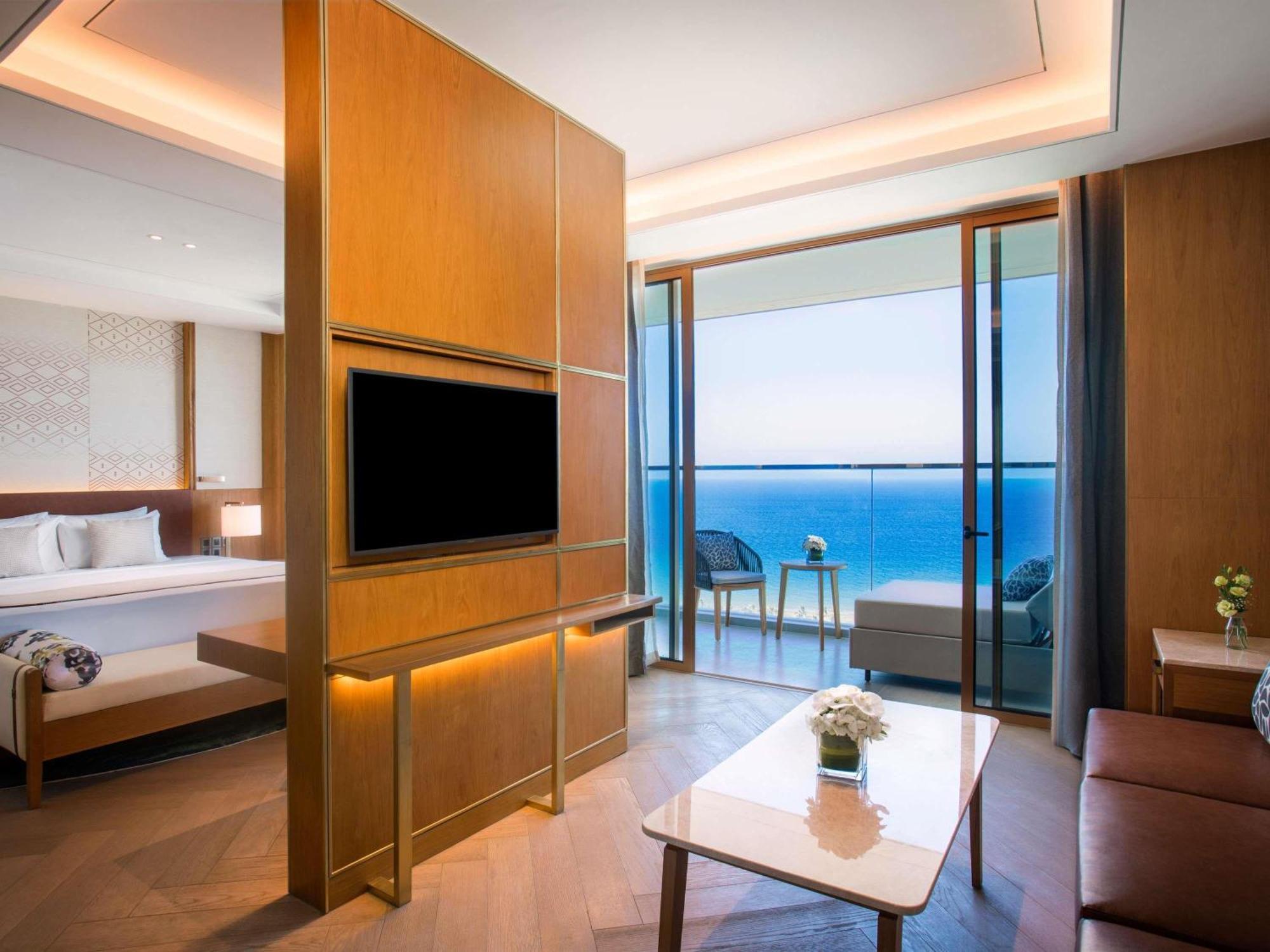 Junior Suite mit Kingsize-Bett und Meerblick