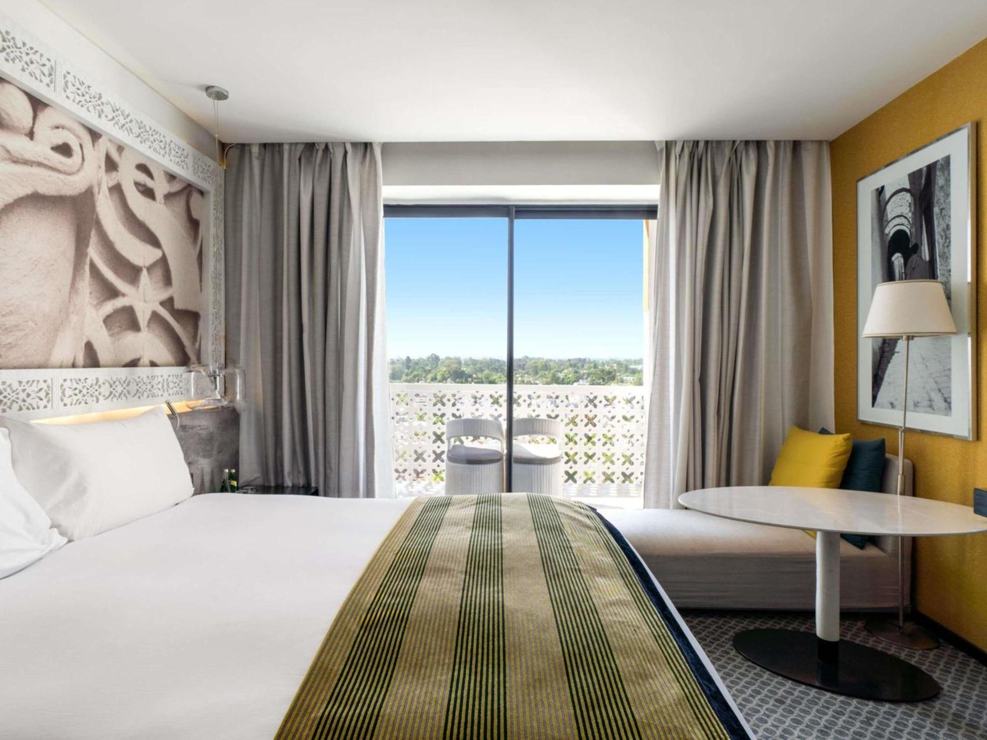 Deluxe Club Zimmer mit Kingsize-Bett