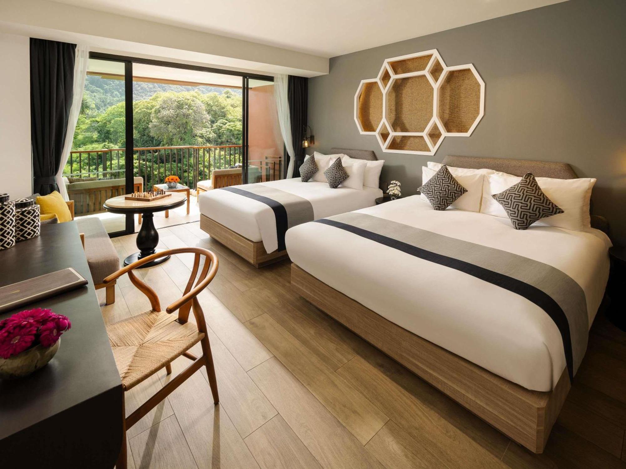 Deluxe Familienzimmer mit Bergblick, 1 Kingsize-Bett und 1 Queensize-Bett, Balkon