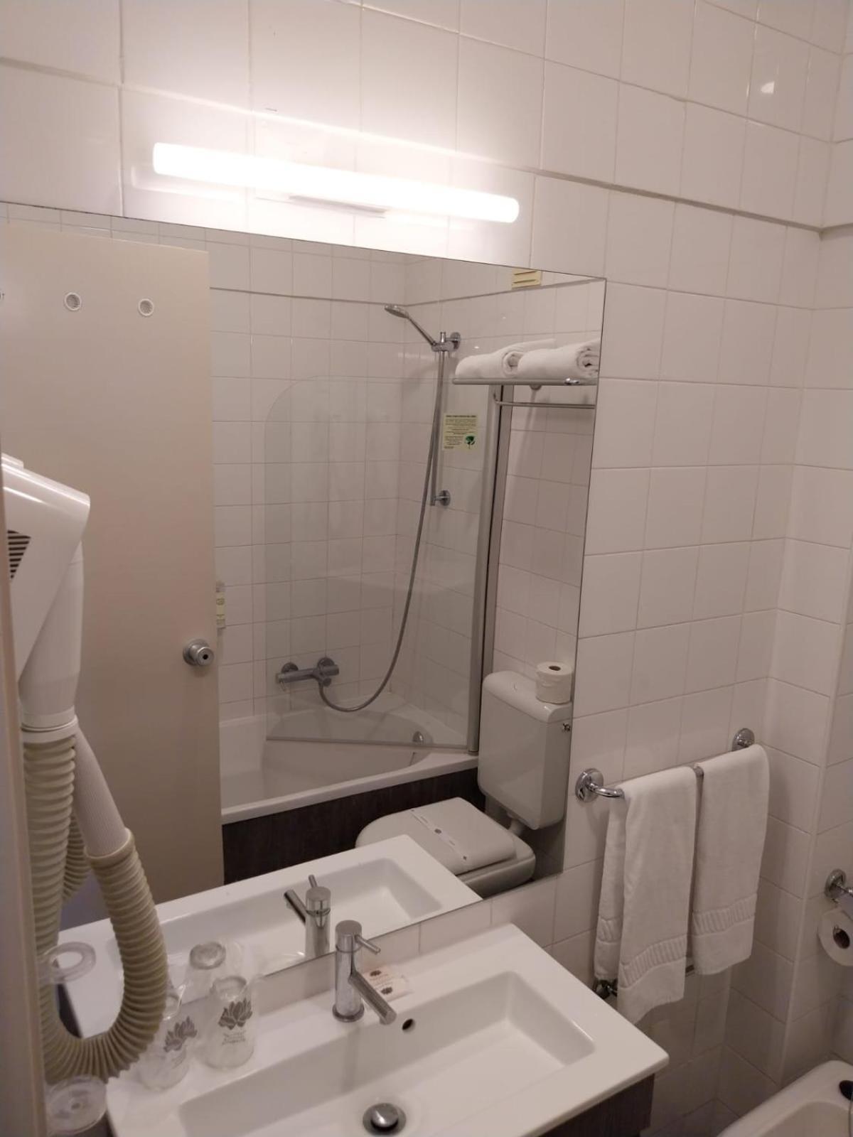 Doppel-/Zweibettzimmer mit Zustellbett