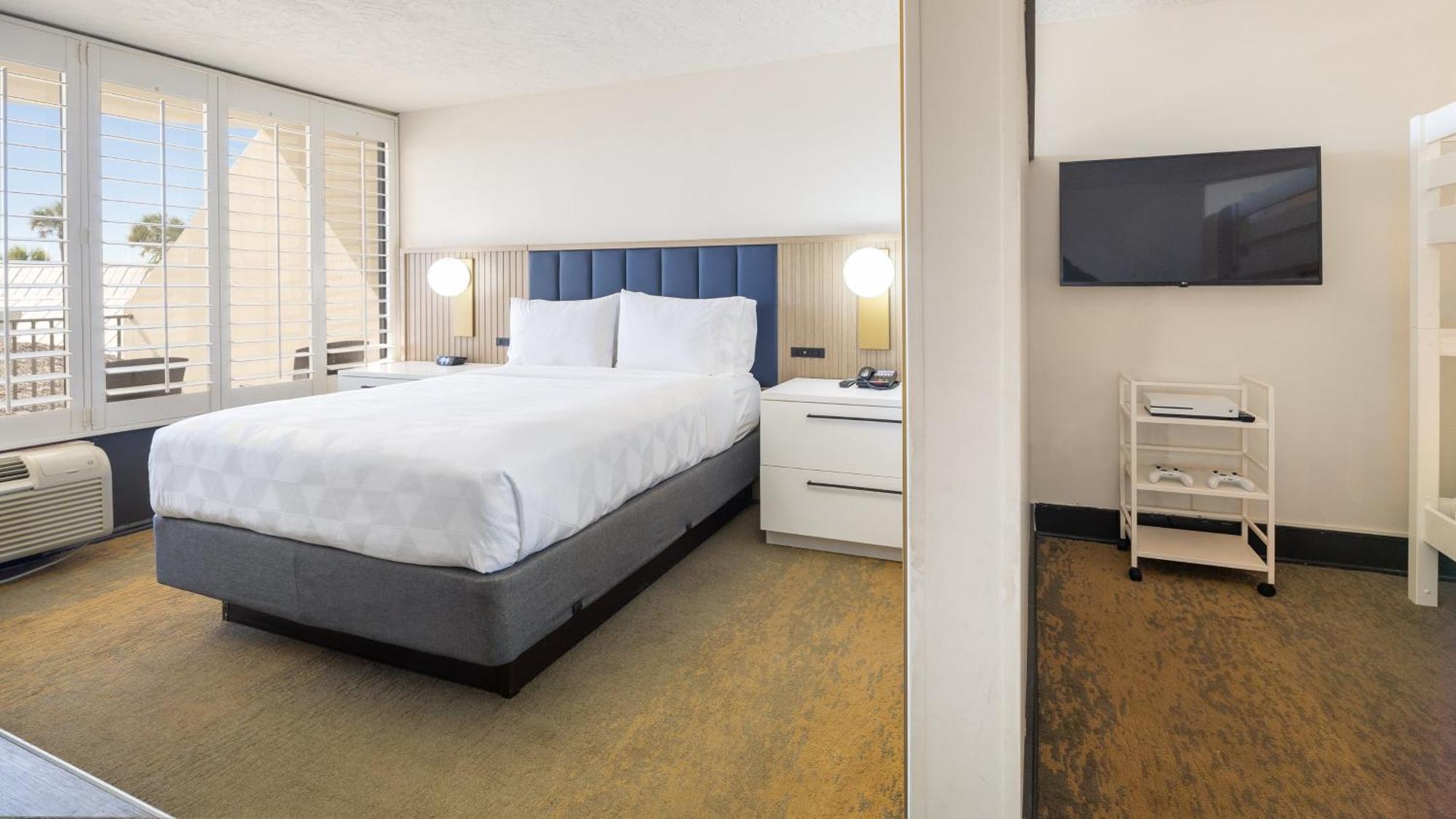 Queen Bed Kids Suite First Floor
