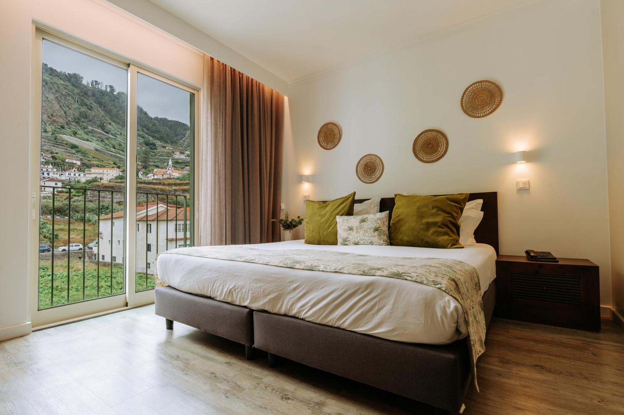 Zweibettzimmer mit Bergblick (ohne Balkon)
