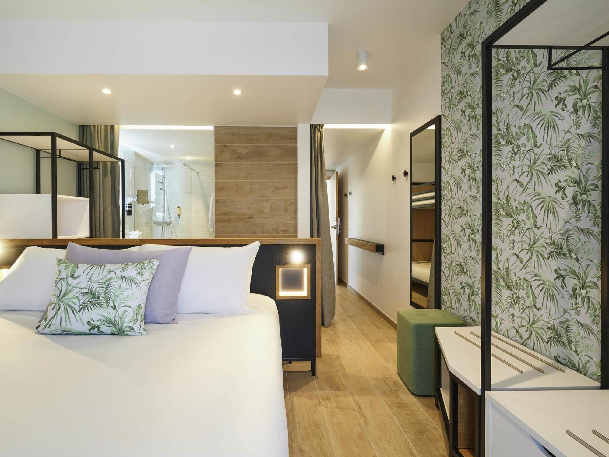 Classic Doppelzimmer mit Etagenbetten und Balkon
