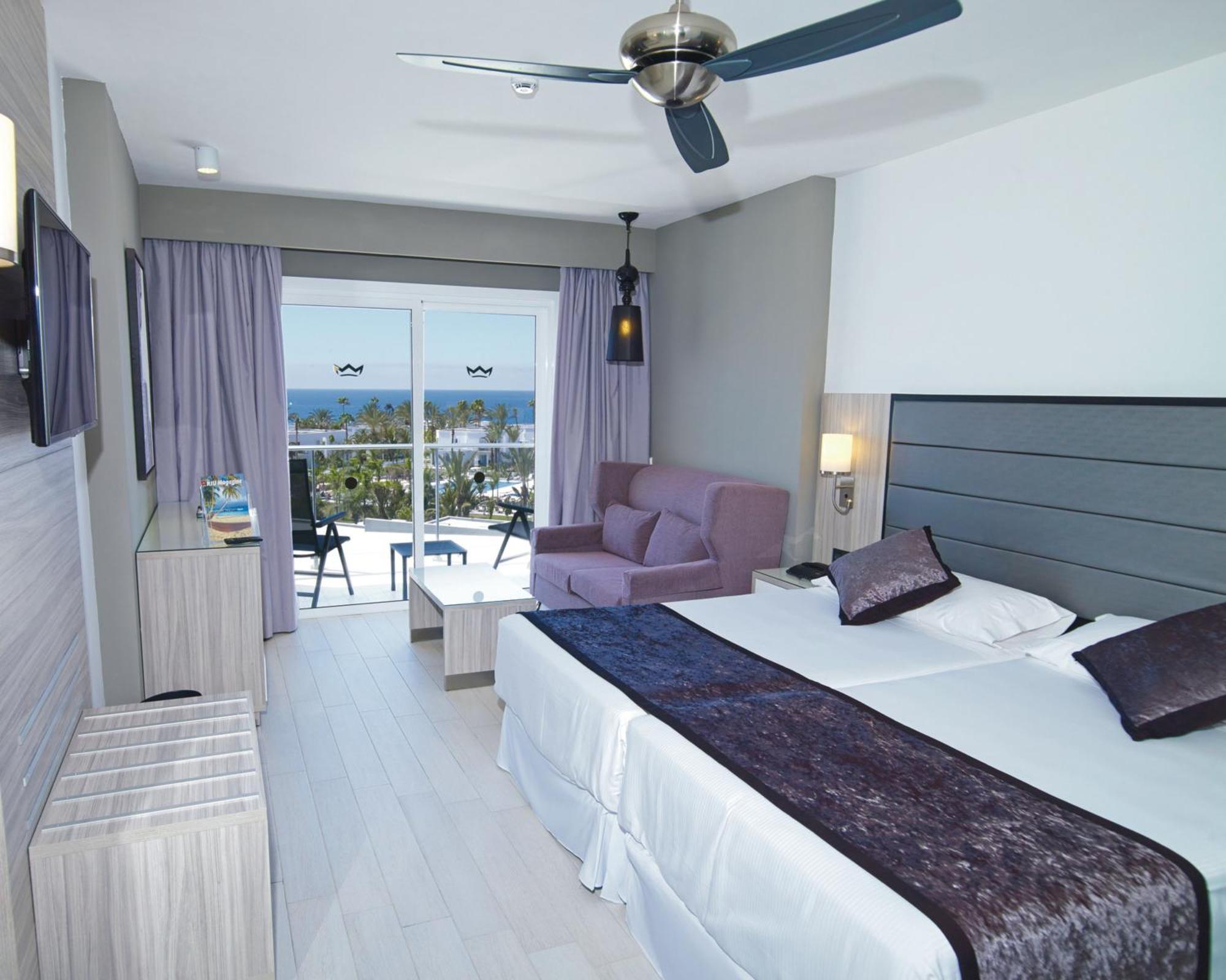 Doppelzimmer mit seitlichem Meerblick