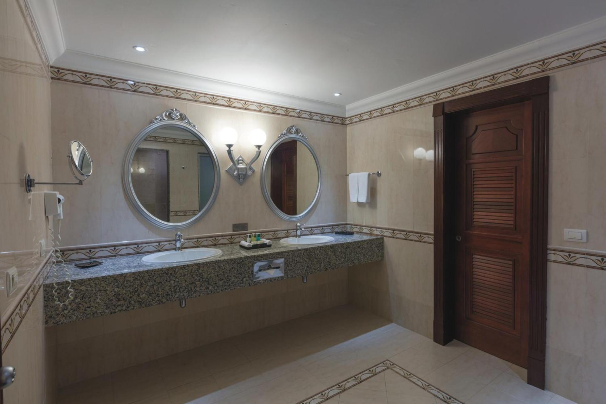 Suite mit Whirlpool und Meerblick