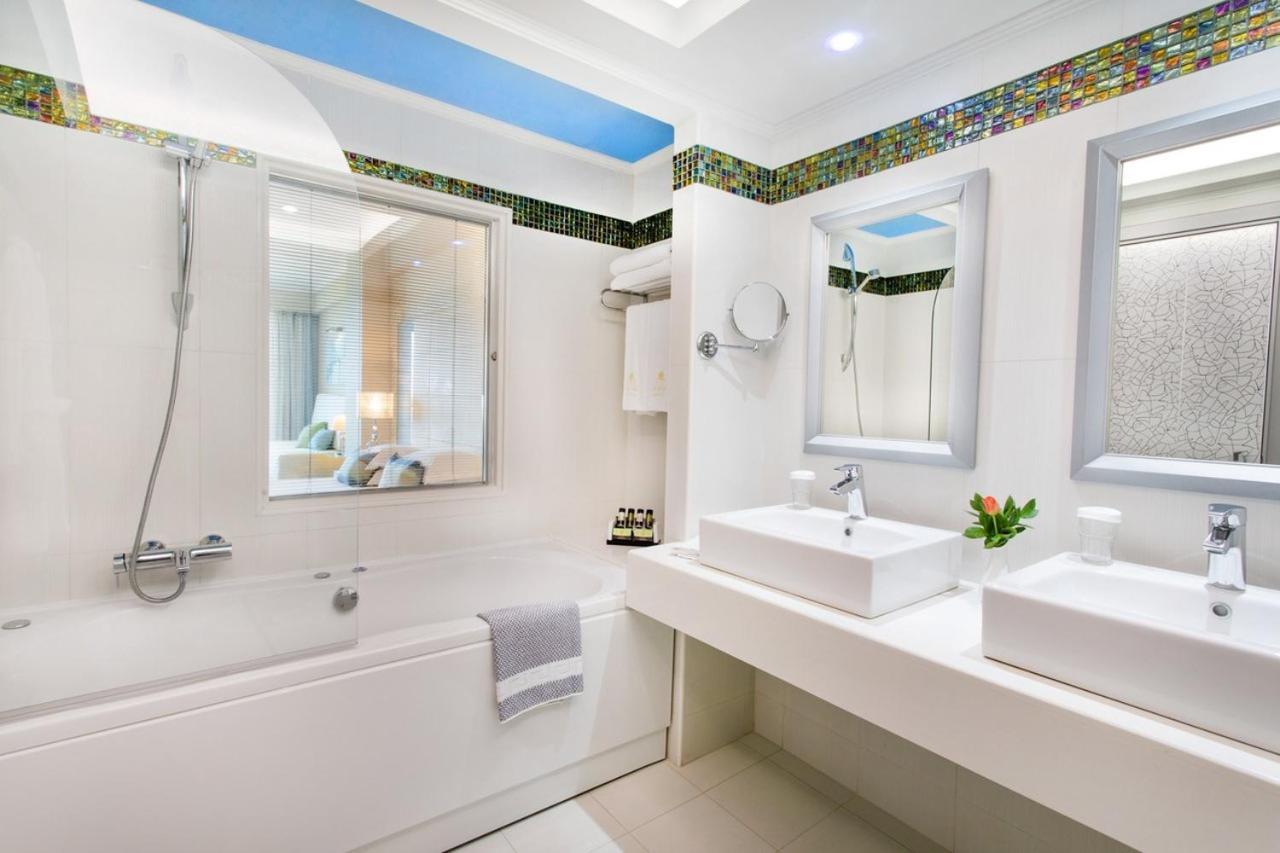 Superior Suite mit seitlichem Meerblick