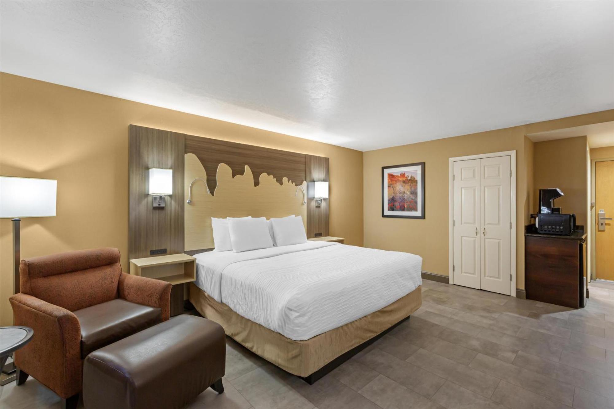 King Room Roll Shower Disability Access or Non-Smoking