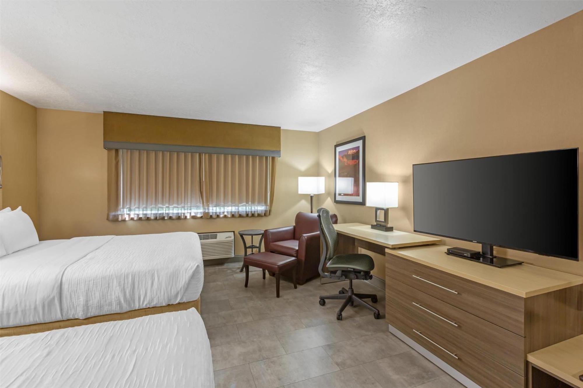 Queen Room Two Queen Beds Non-Smoking