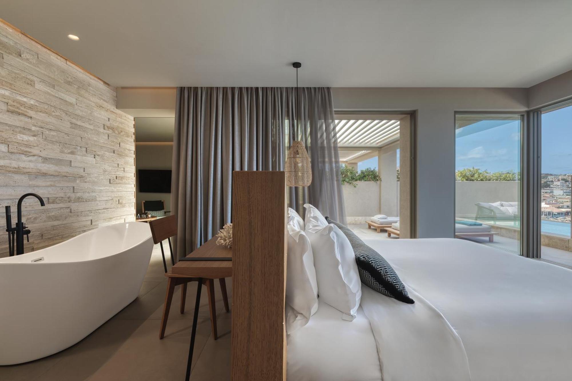 Diamond Ambassador Suite mit Meerblick und Tauchbecken
