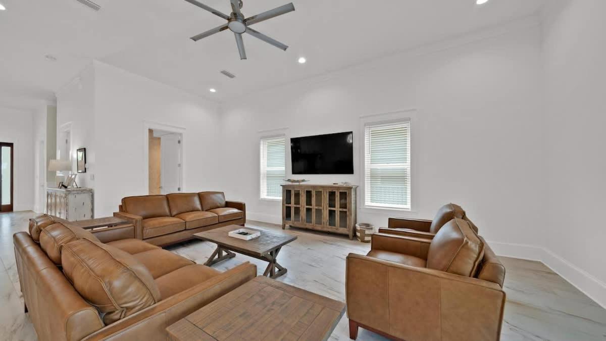 Twelve-Bedroom Holiday Home
