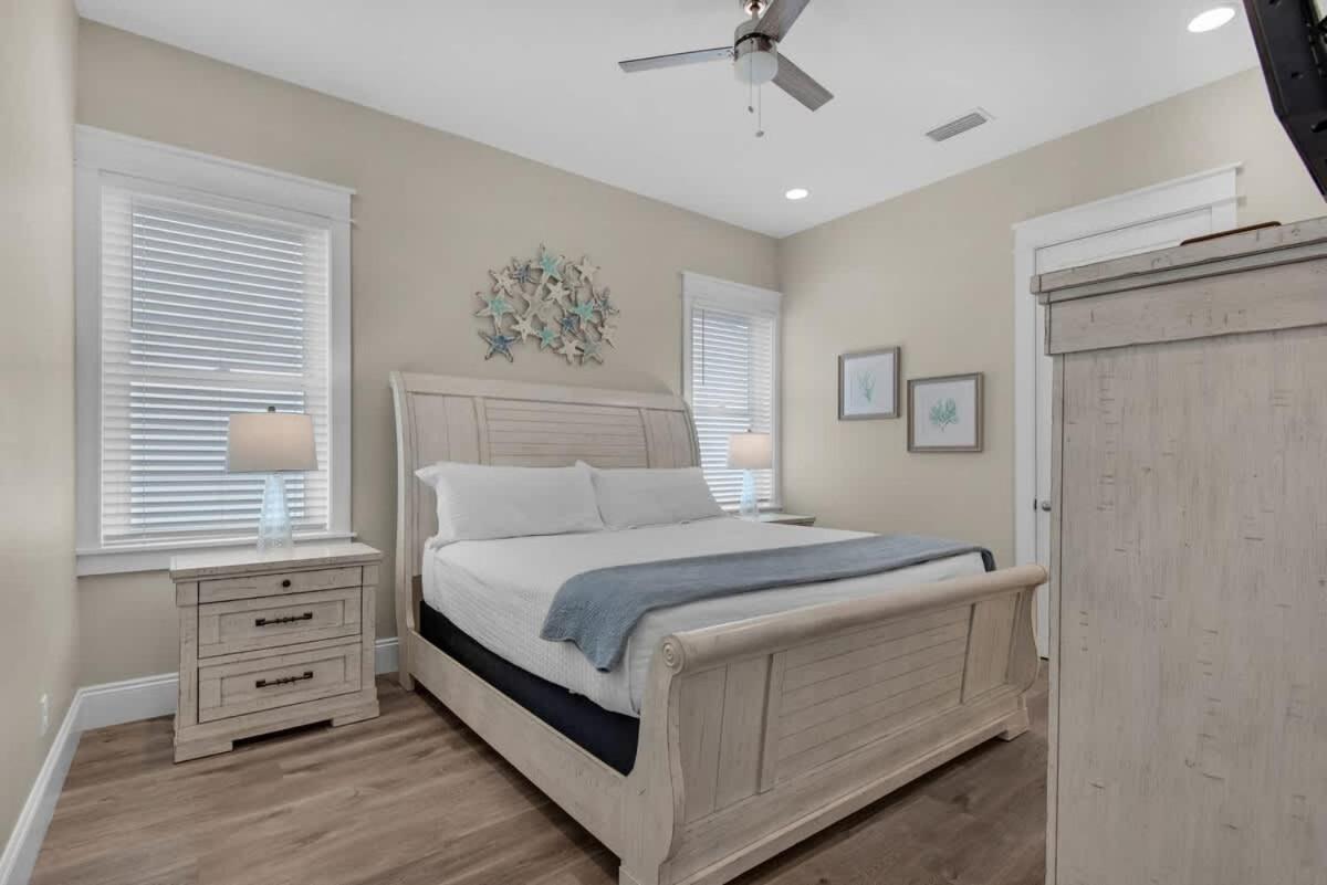 Ten-Bedroom Holiday Home