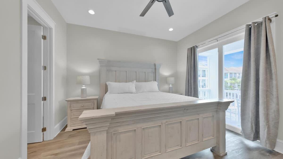 Twelve-Bedroom Holiday Home