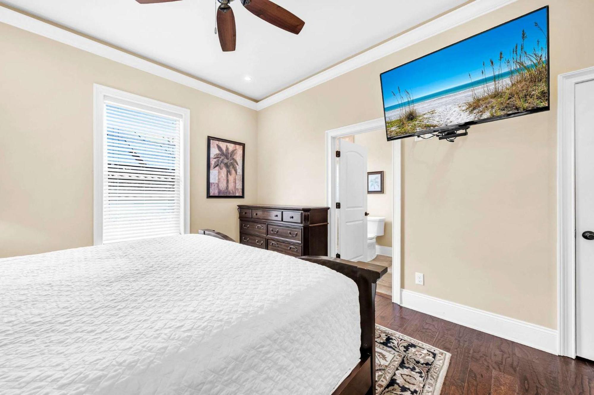 Nine-Bedroom Holiday Home