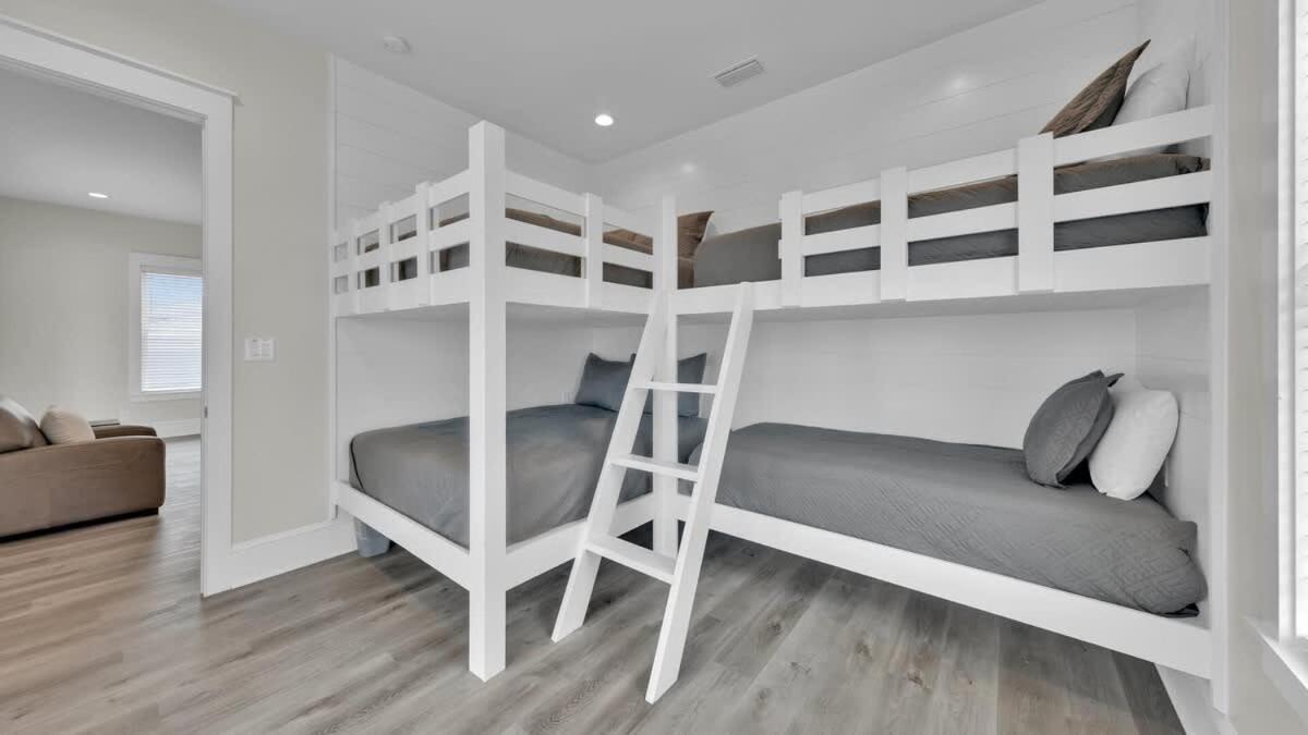 Twelve-Bedroom Holiday Home