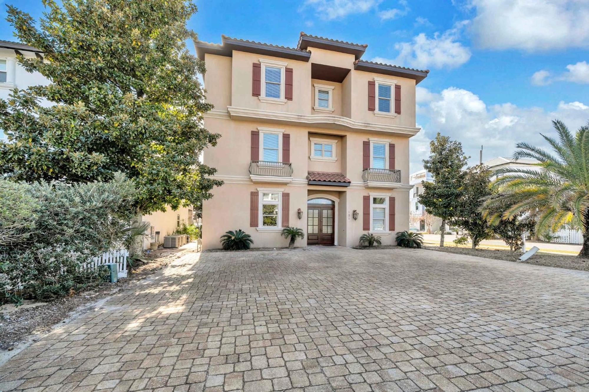 Nine-Bedroom Holiday Home