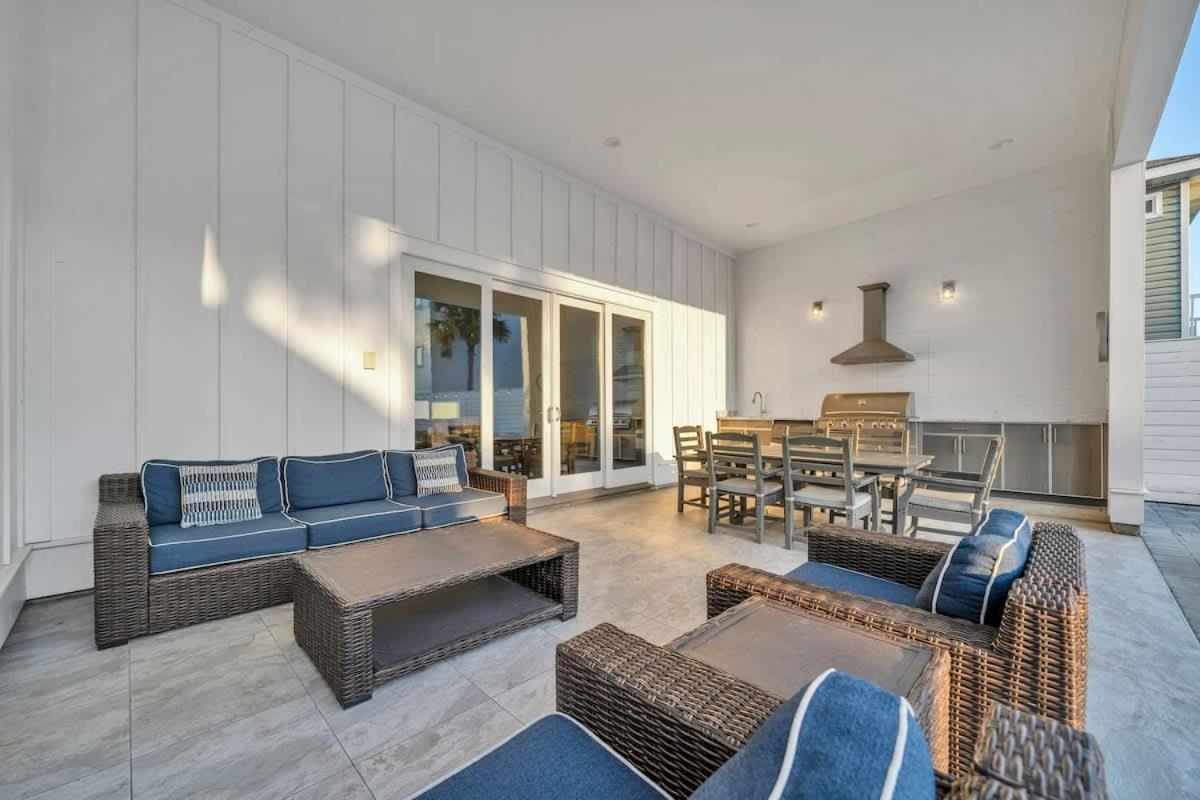 Twelve-Bedroom Holiday Home