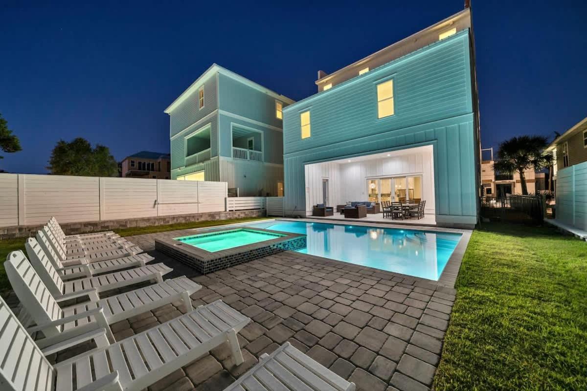 Twelve-Bedroom Holiday Home