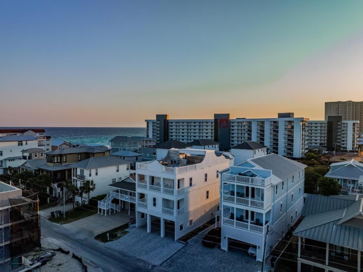 Twelve-Bedroom Holiday Home