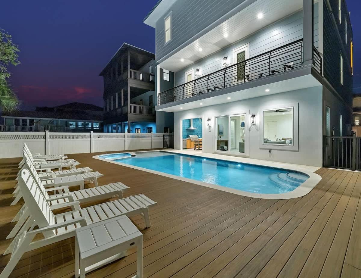 Eight-Bedroom Holiday Home