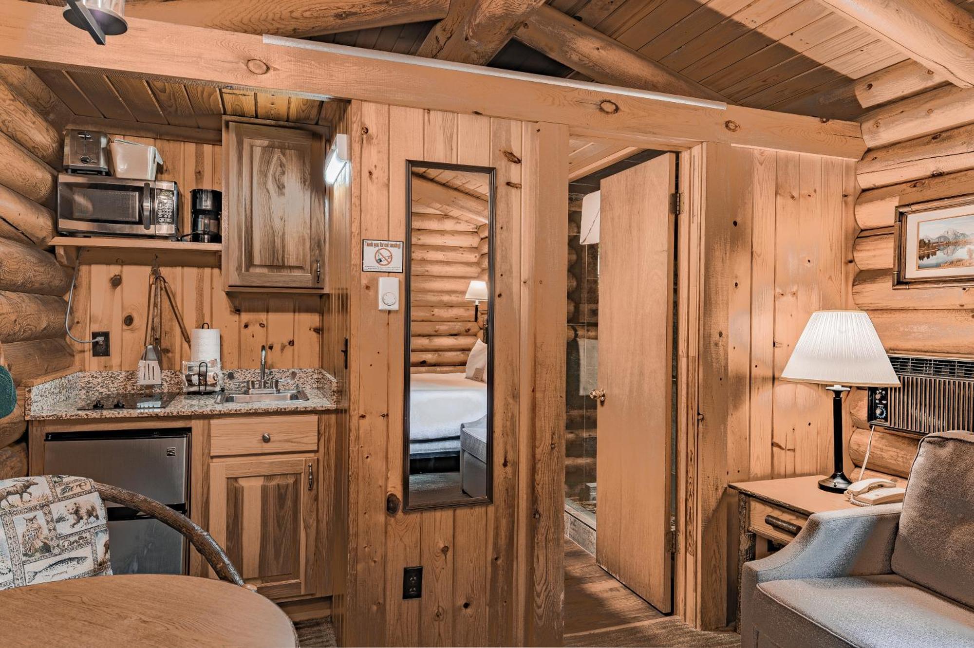 Queen Cabin