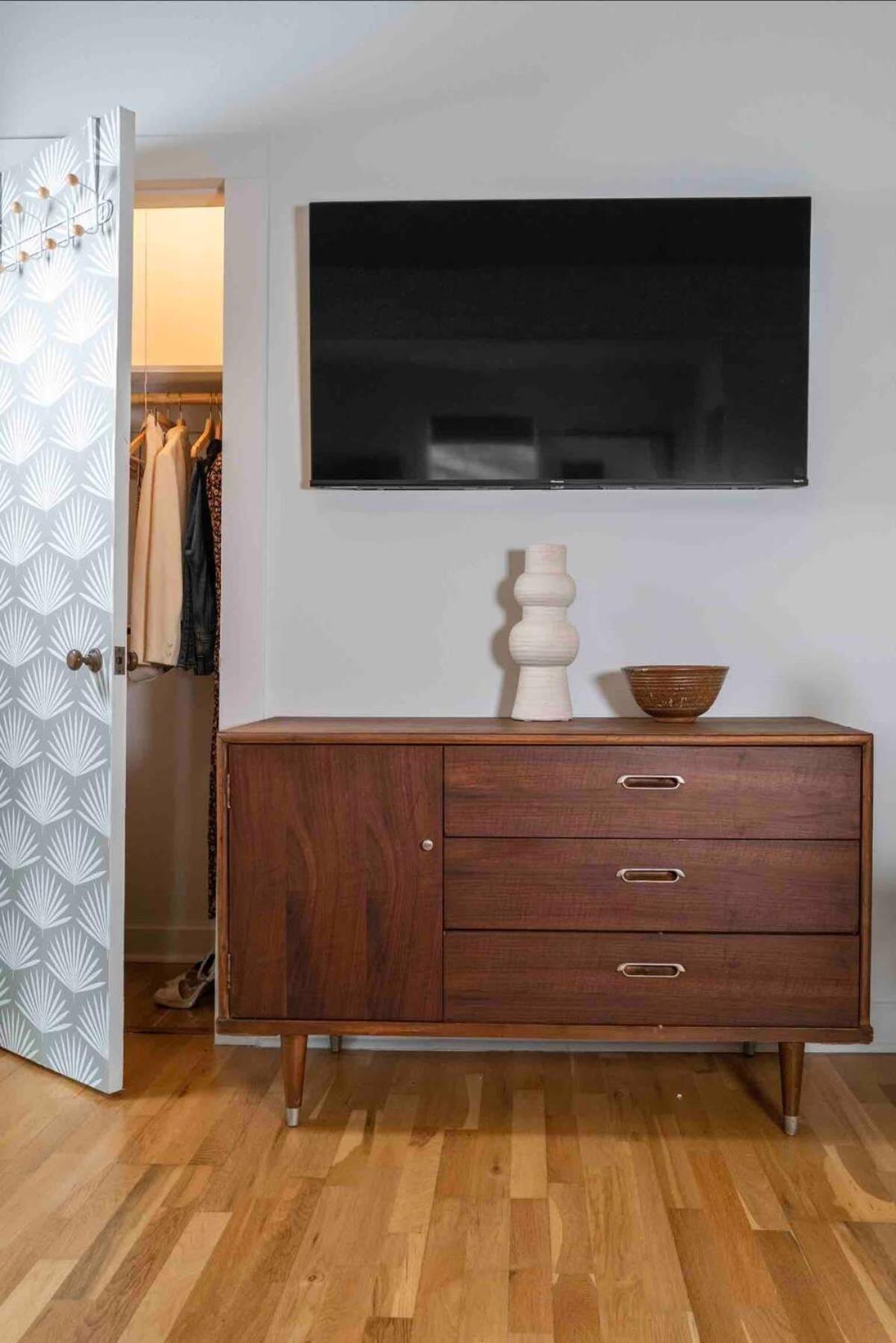 Studio Apartment Queen Bed