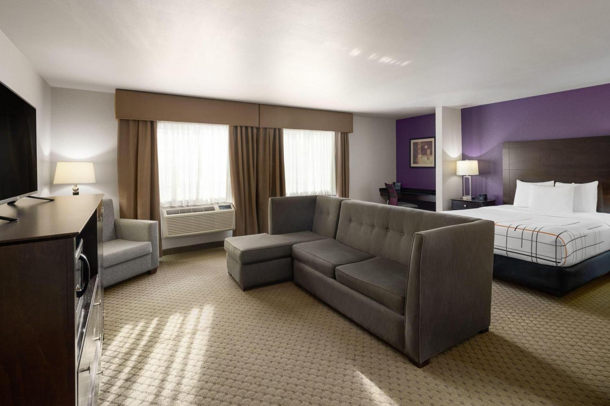 Queen Room Sofa Bed Non-Smoking