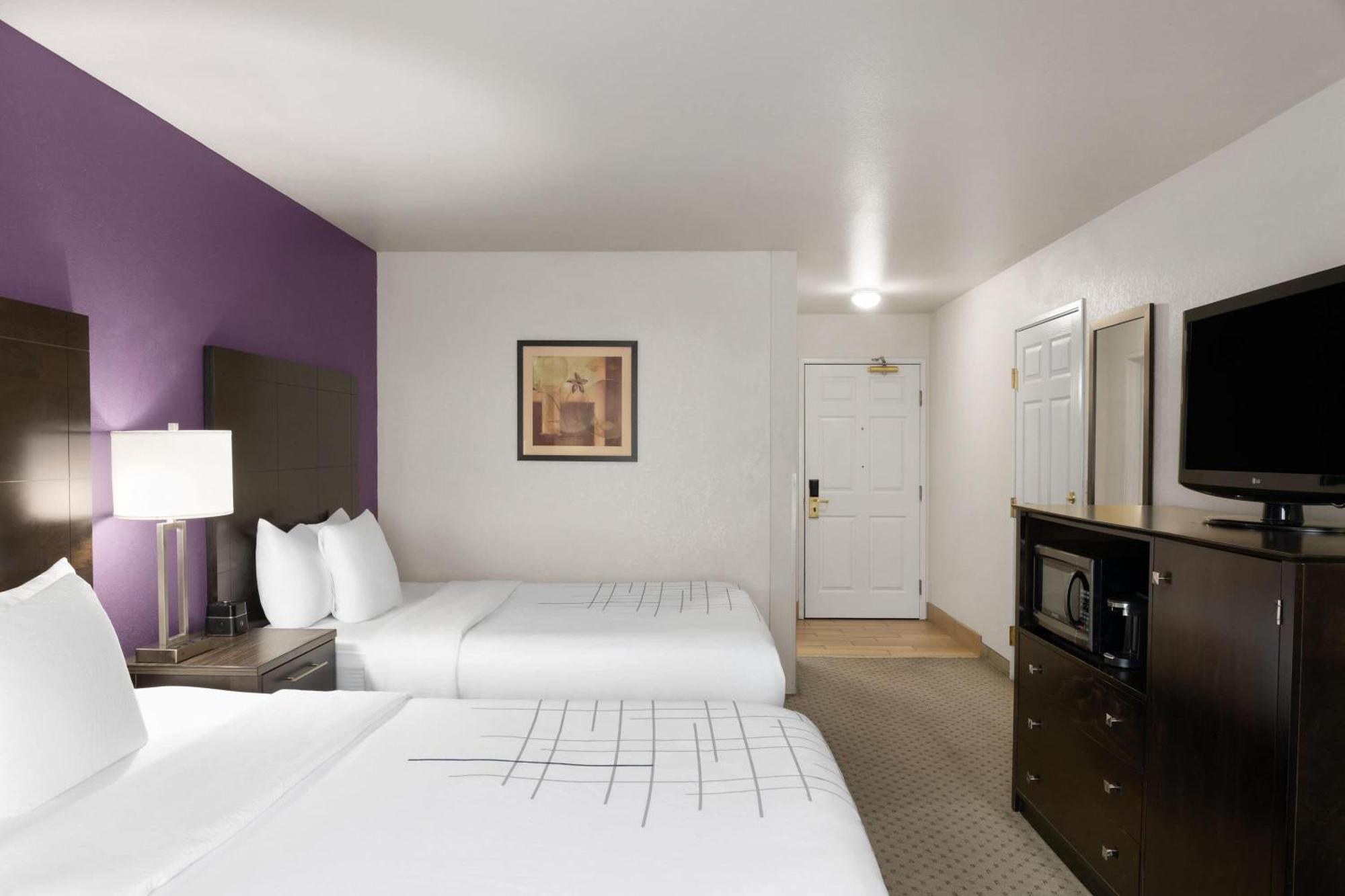 Deluxe Queen Room Two Queen Beds