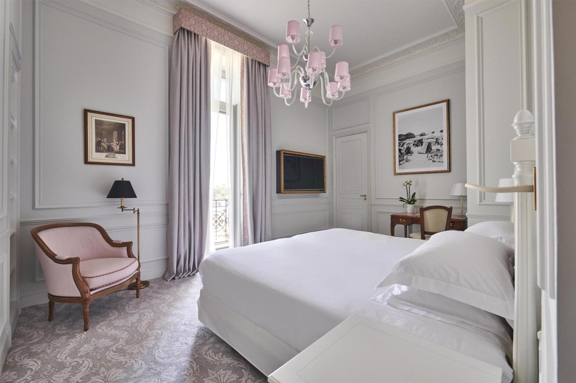 Deluxe Zimmer mit Kingsize-Bett mit Meerblick