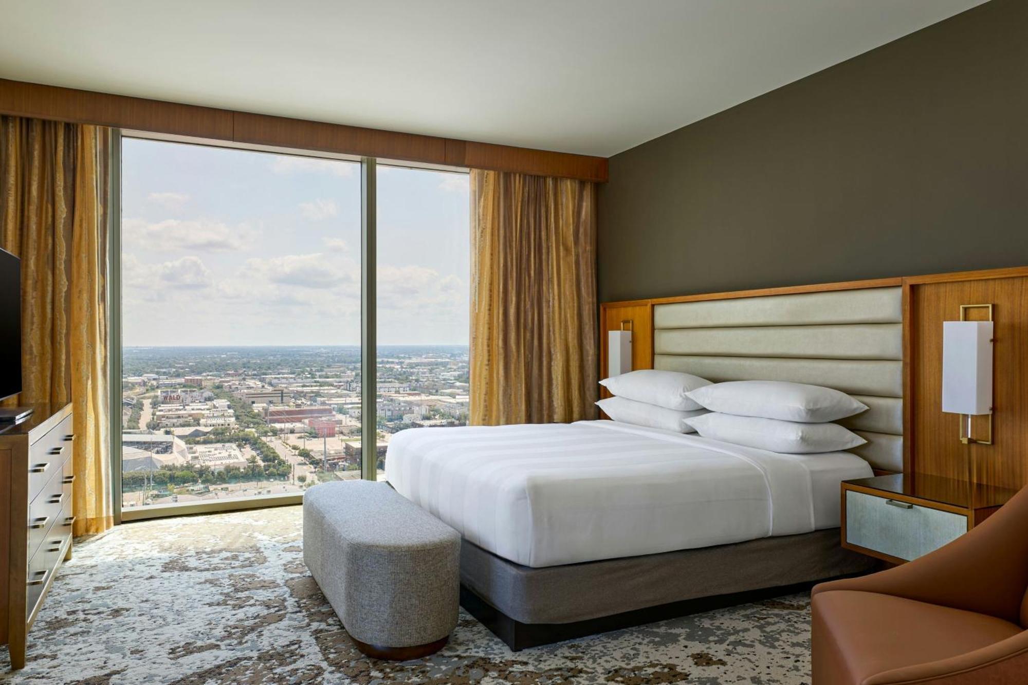 Executive Suite 1 Bedroom Suite 1 King