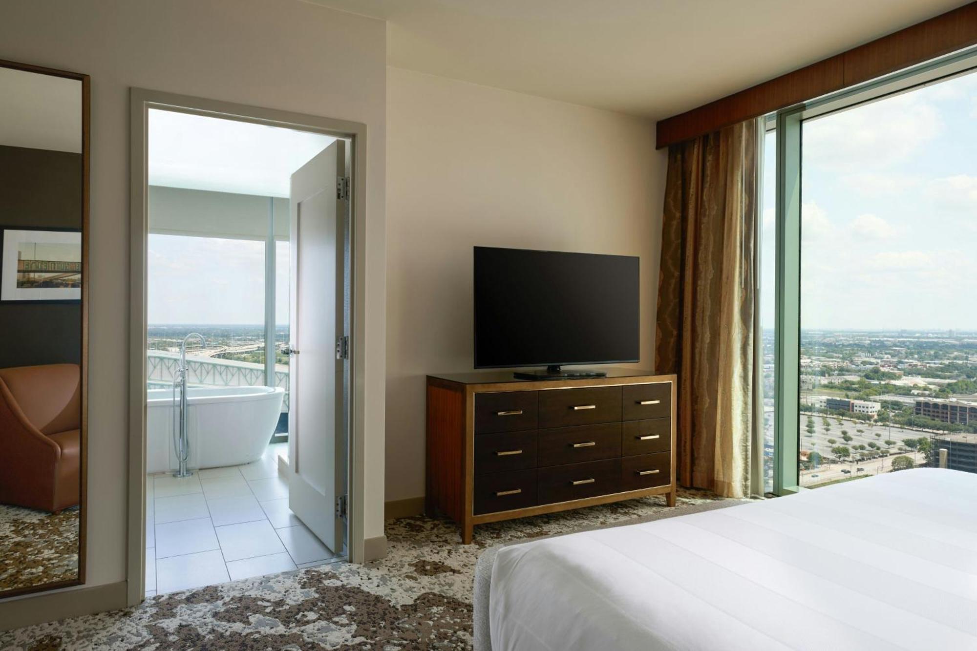 Executive Suite 1 Bedroom Suite 1 King