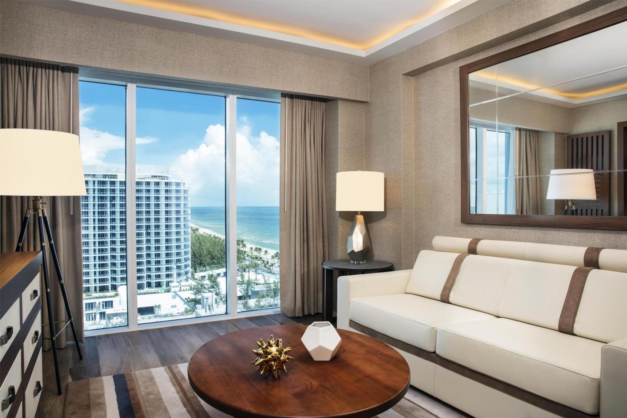 Suite mit 1 Schlafzimmer und seitlichem Meerblick