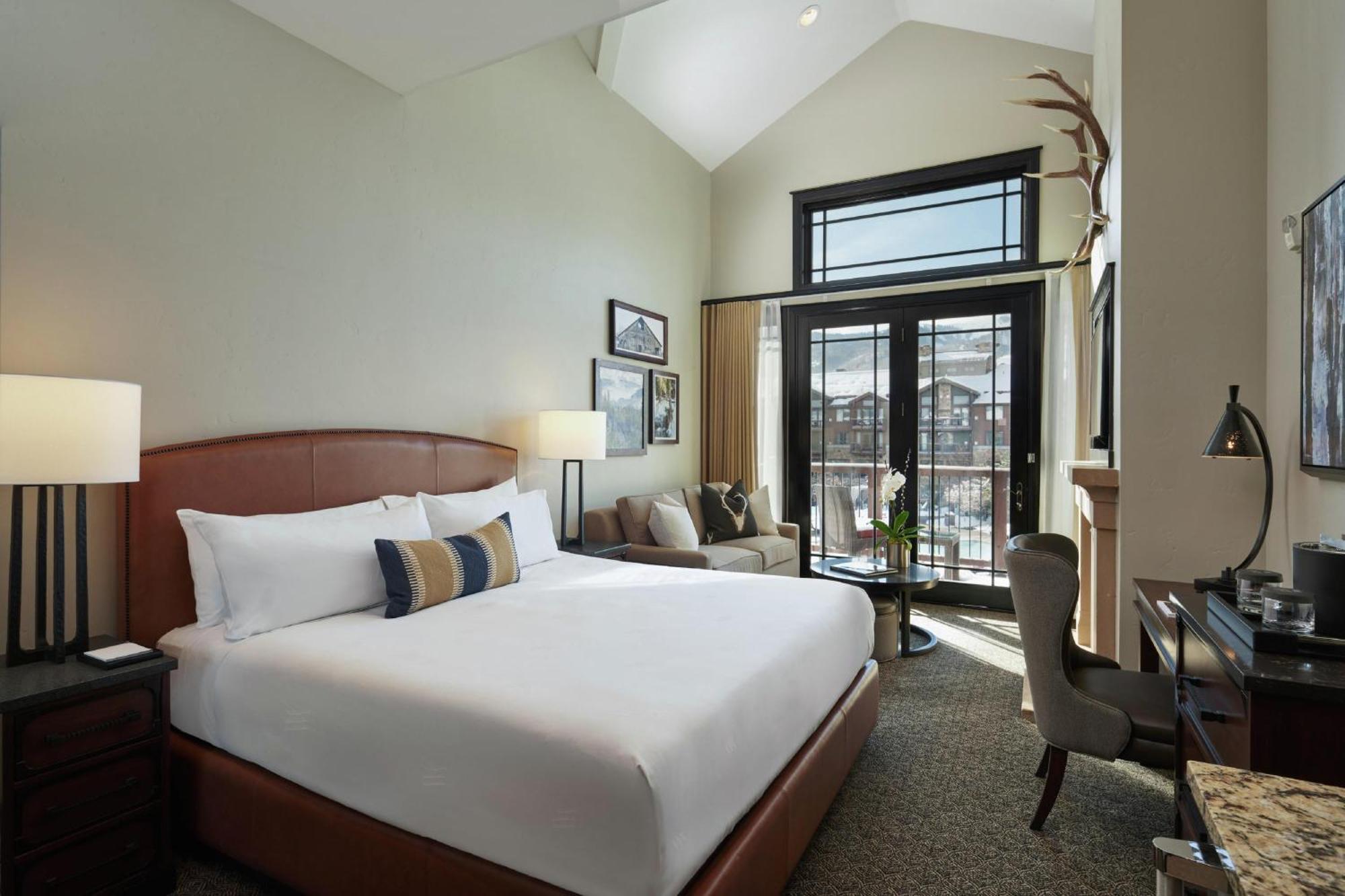 Junior King Suite Kitchenette