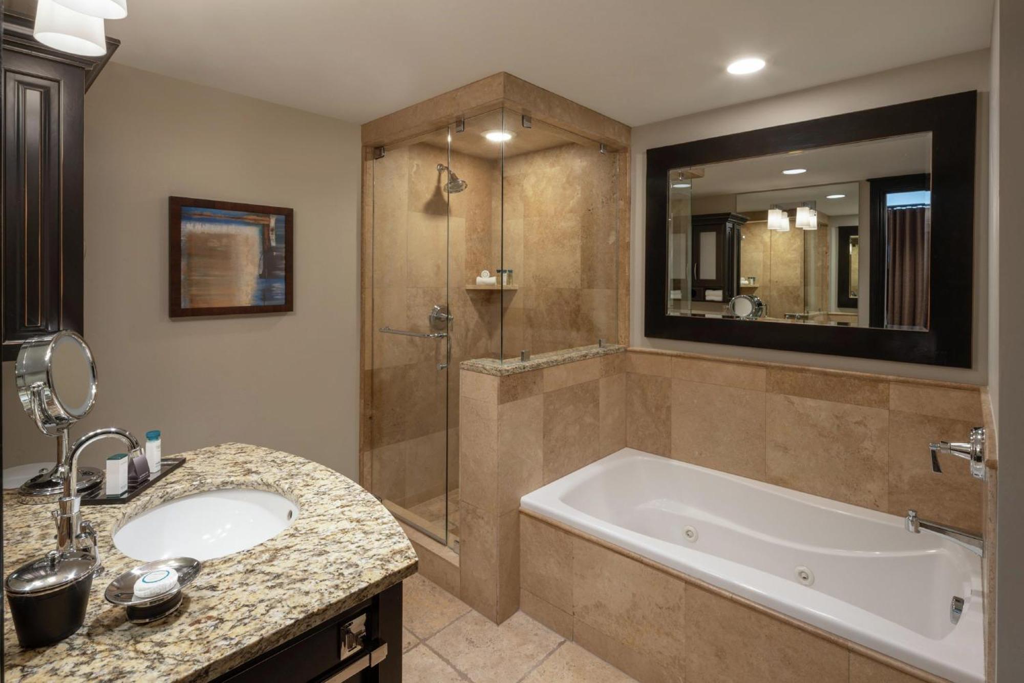 Two-Bedroom King Residence Two Queen Beds