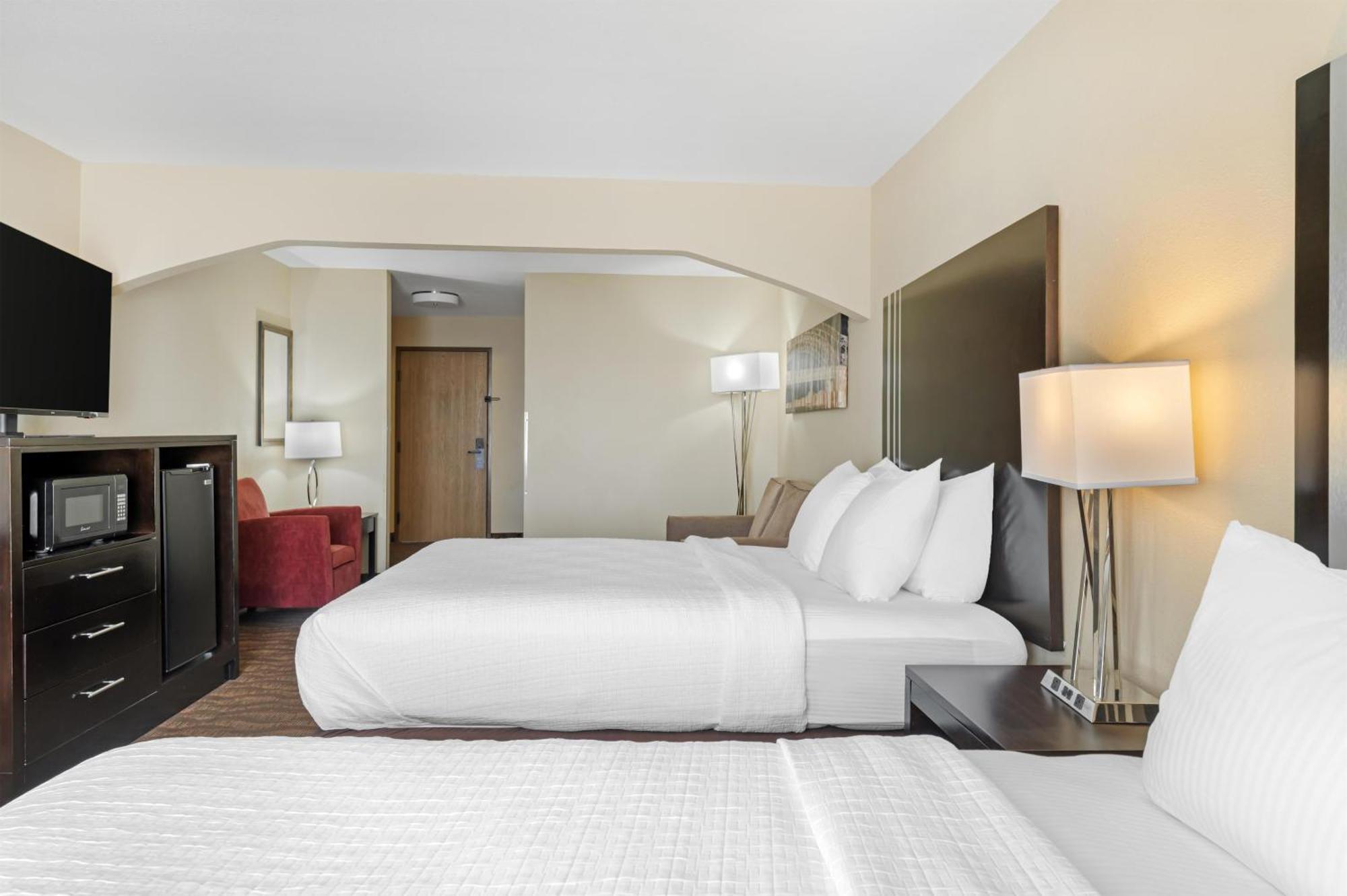 Queen Room Two Queen Beds Non-Smoking