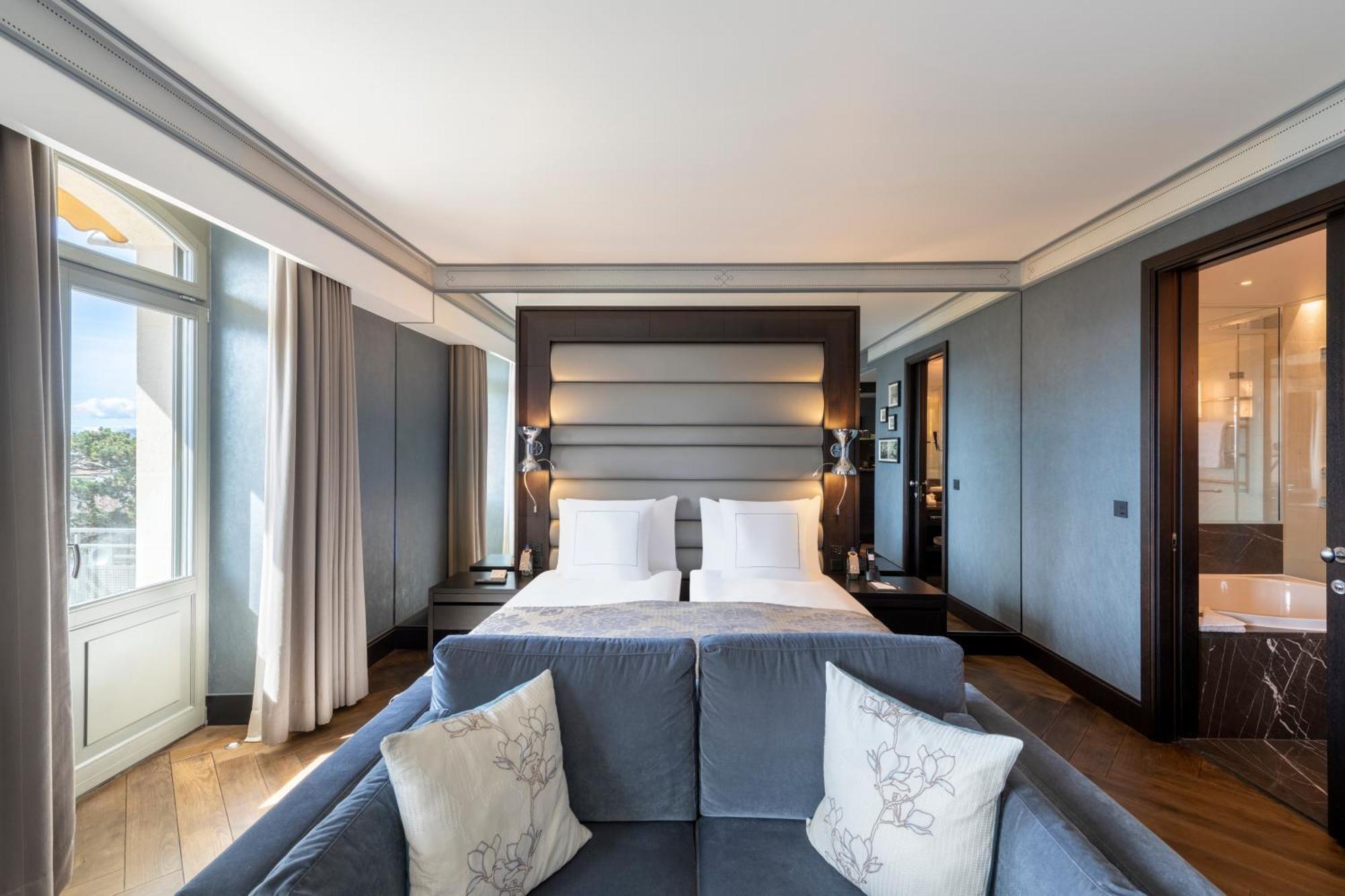 Executive Zimmer Savoy mit Kingsize-Bett und Seeblick