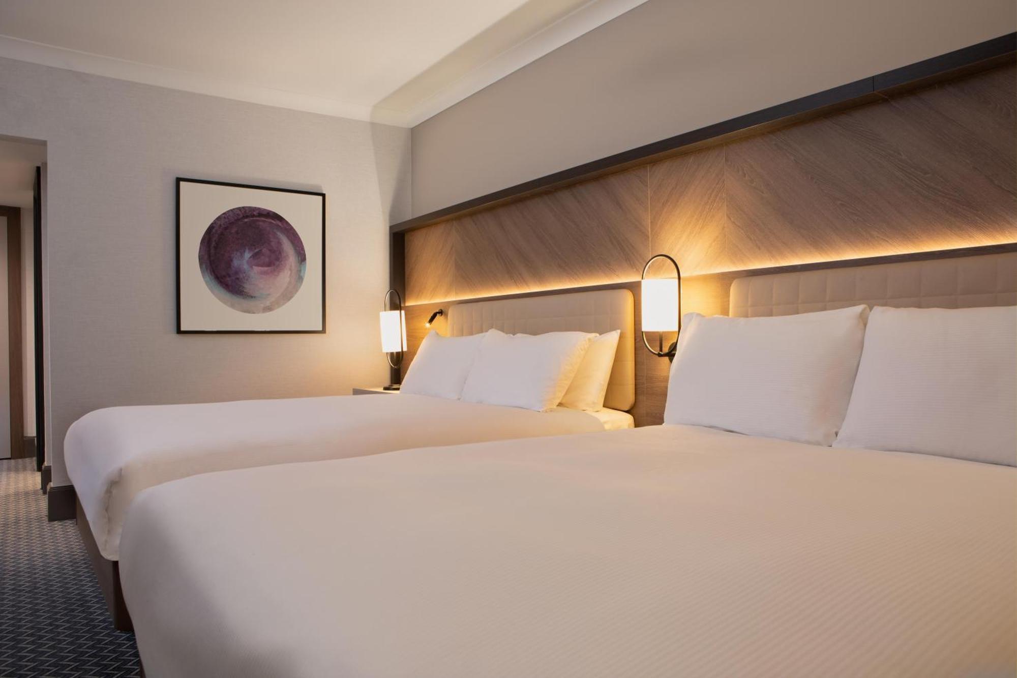 Zimmer mit 2 Queensize-Betten