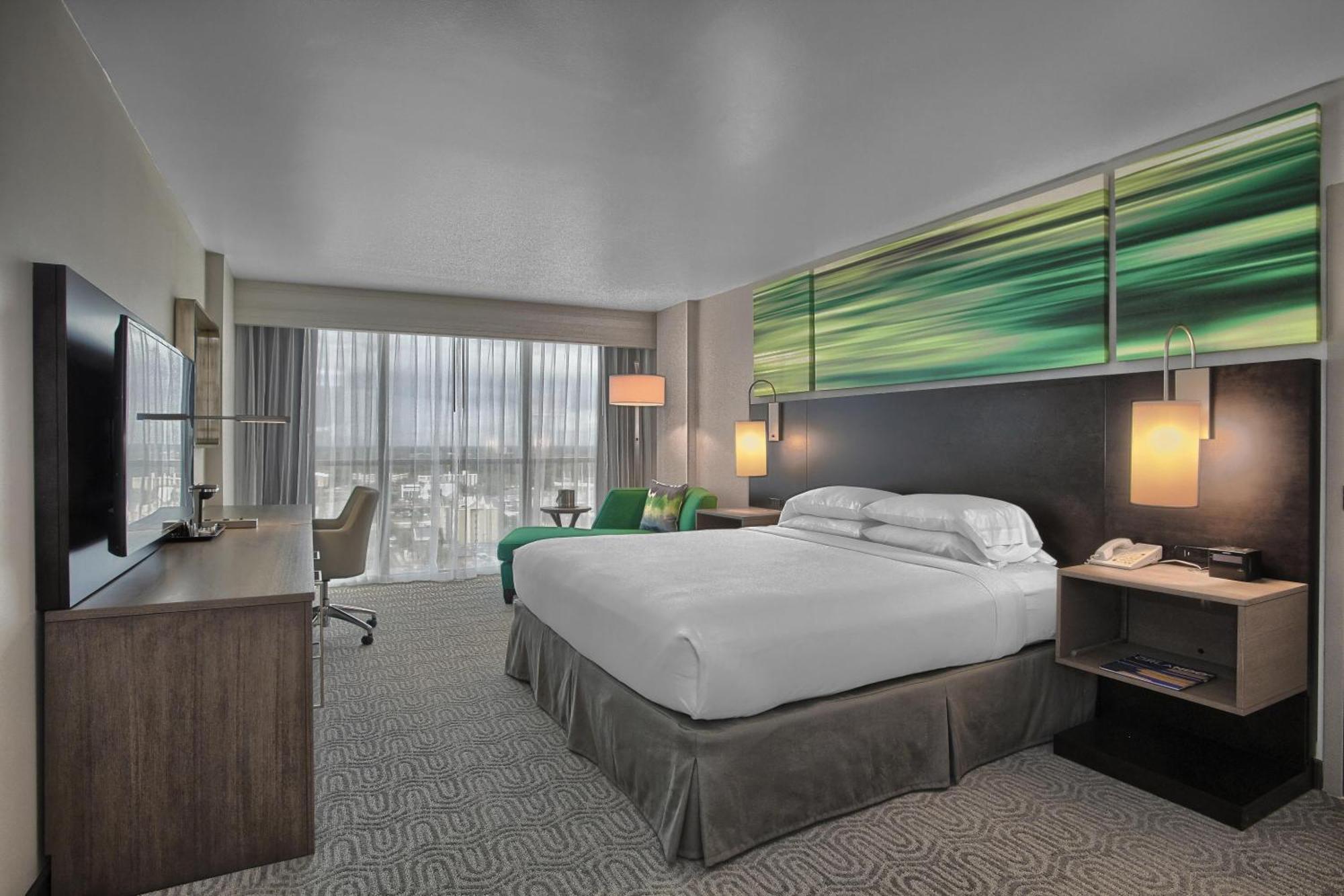 Eckzimmer mit Kingsize-Bett