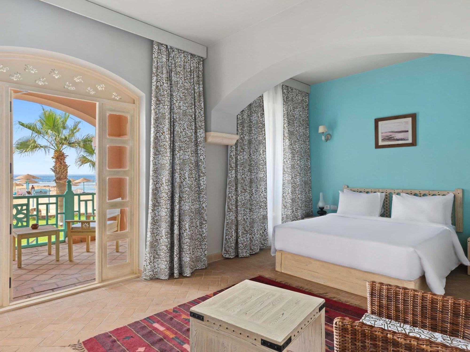 Garden View Room - Queen Bed