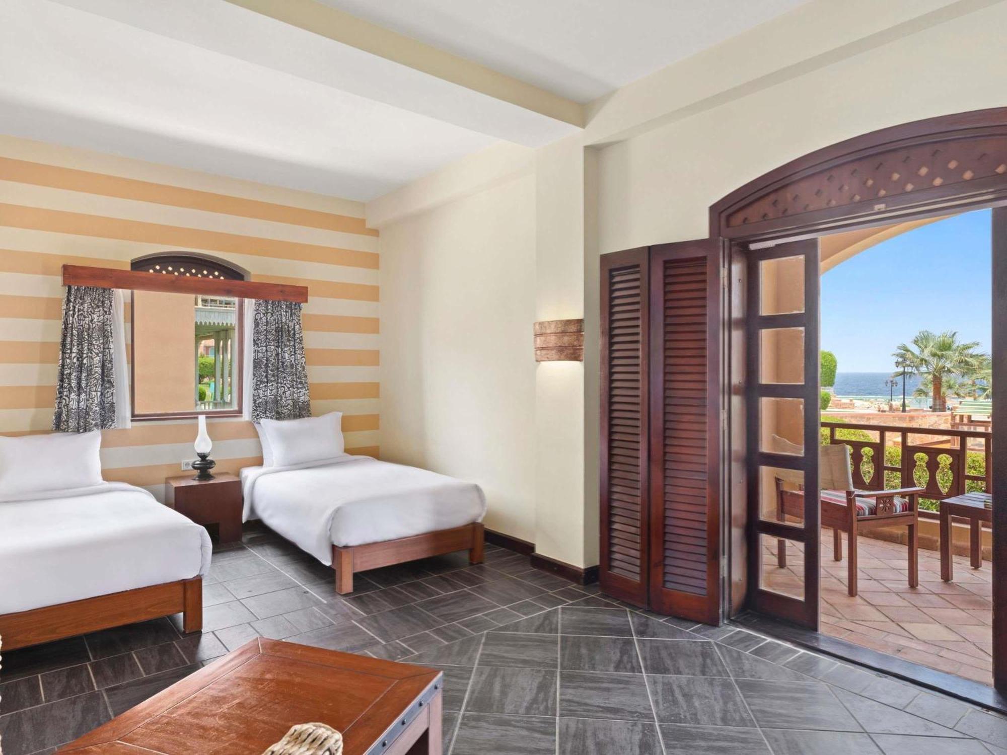 Partial Sea View Room - Twin Beds