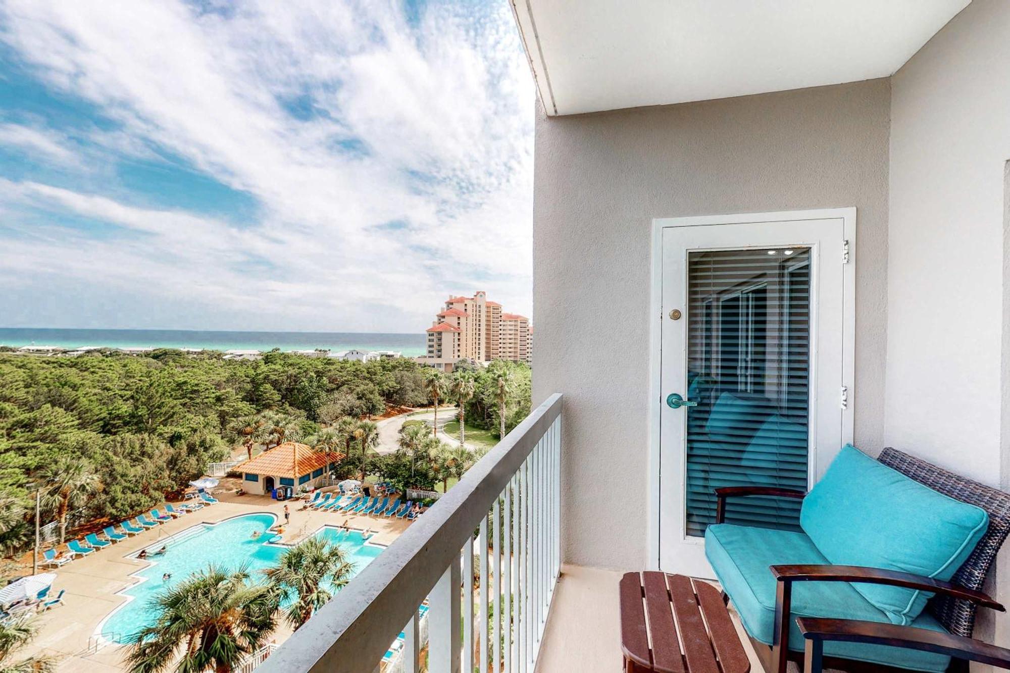 Apartment Pool View