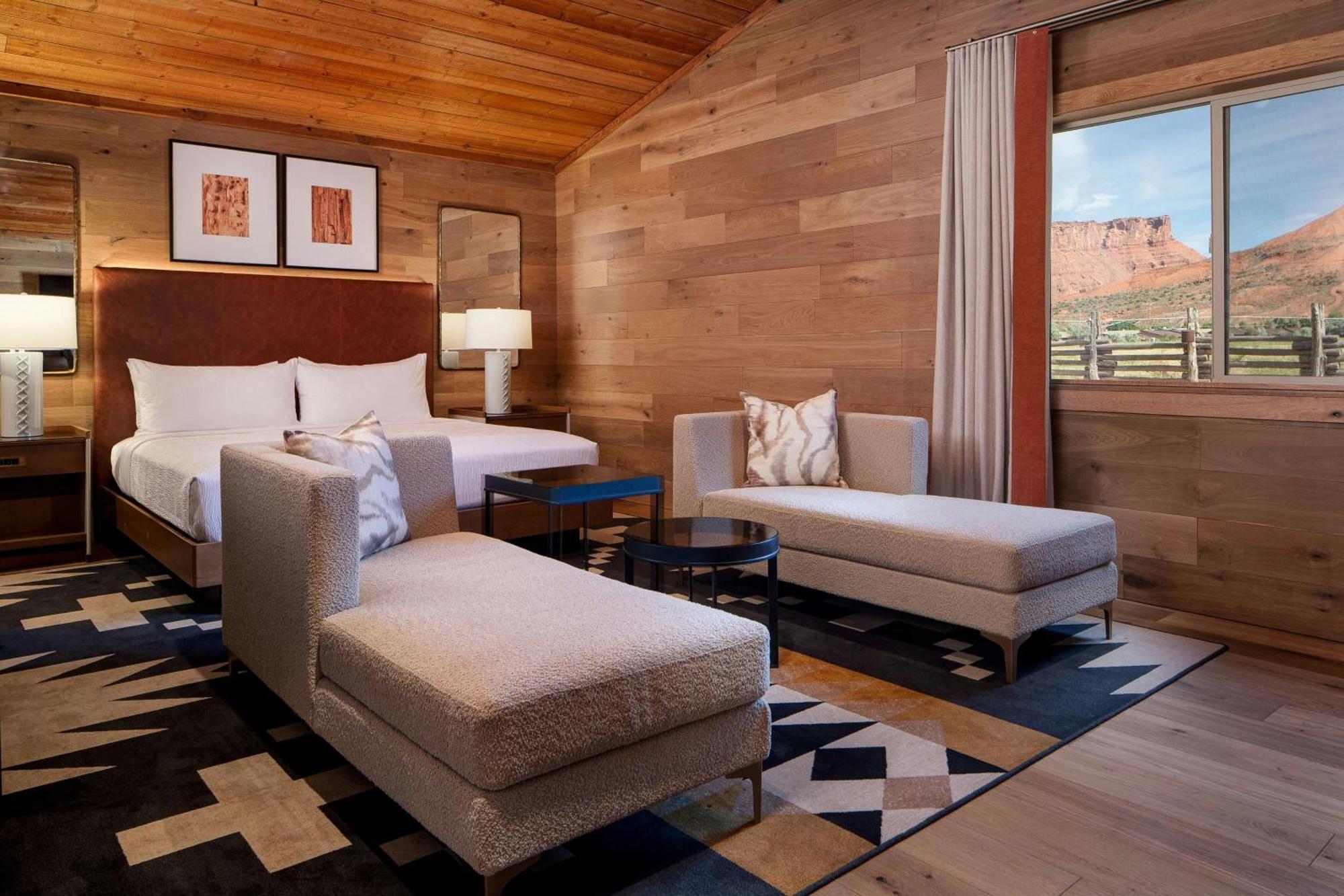 Deluxe Riverfront King Cabin Suite Sofa Bed